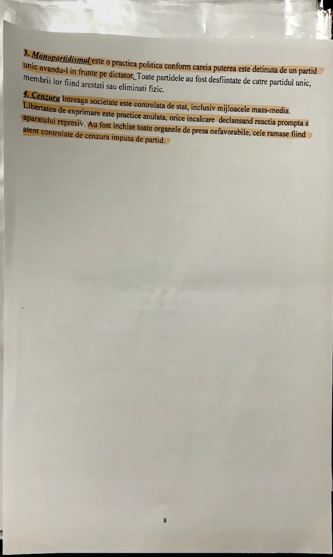 --- OCR Start ---
Sec 20 intre democratie si totalitarism
In Europa secolului XX apar doua tipuri de regimuri politice: democratice si total