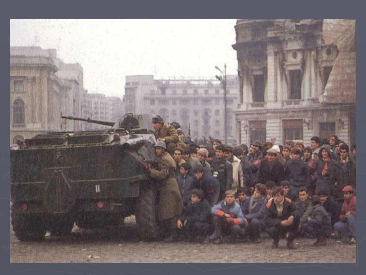 # Razboiul
# Rece
1947-1991 Războiul Rece (1947-1991) a fost
o confruntare deschisă, nonmilitară şi
limitată, care s-a dezvoltat
după Al D