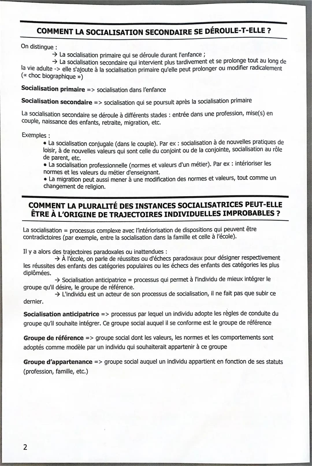 # 6 – COMMENT LA
SOCIALISATION CONTRIBUE-T-
ELLE À EXPLIQUER LES
DIFFÉRENCES DE
COMPORTEMENT DES
INDIVIDUS ?
LA SOCIALISATION, UN PROCESSUS